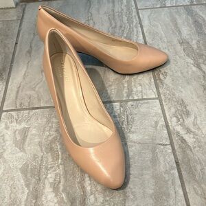 Woman’s new Cole Haan heels. Never worn. Beige. Sz 8-1/2 B. Excellent.